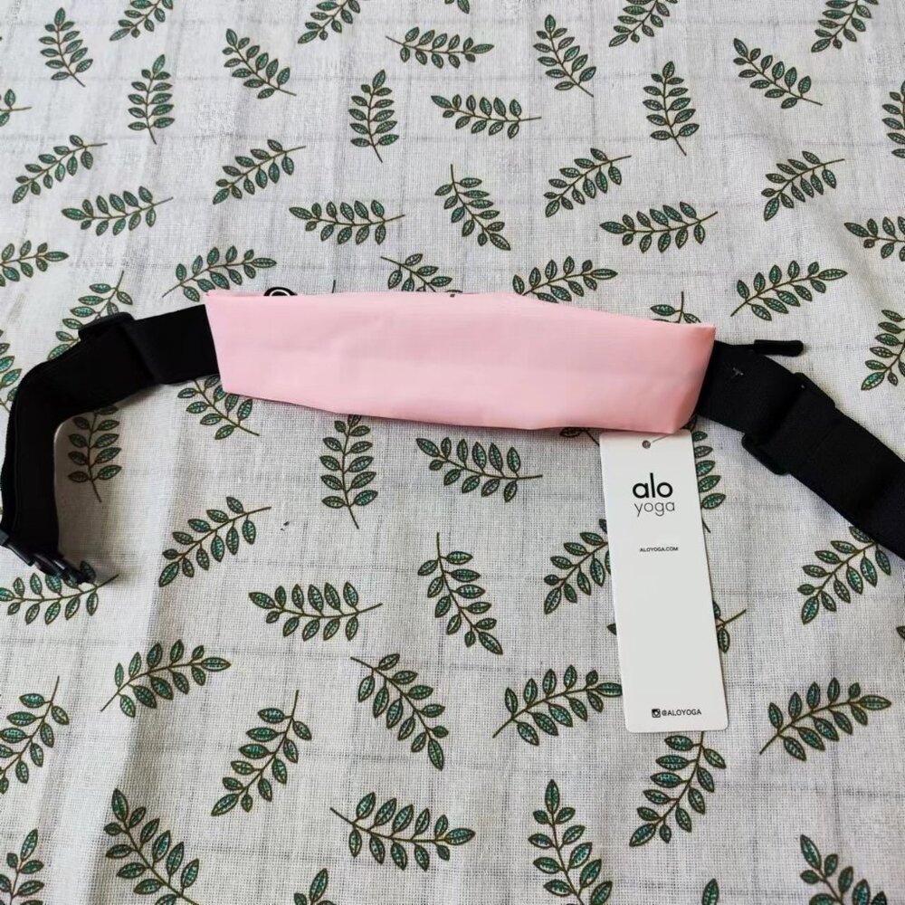 New ALO Yoga  mobile phone bag